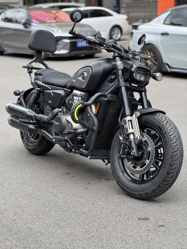 QJMOTOR 闪600