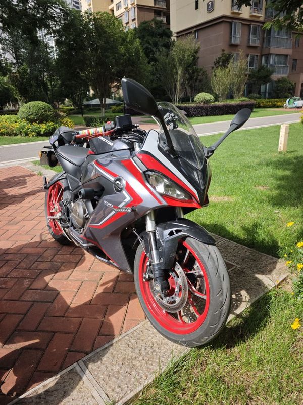 QJMOTOR 赛400