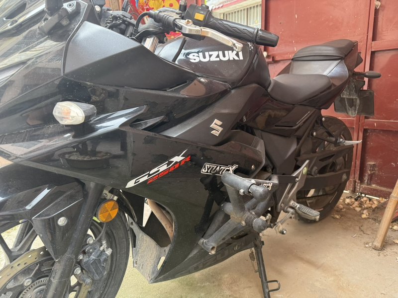 豪爵铃木 GSX250R