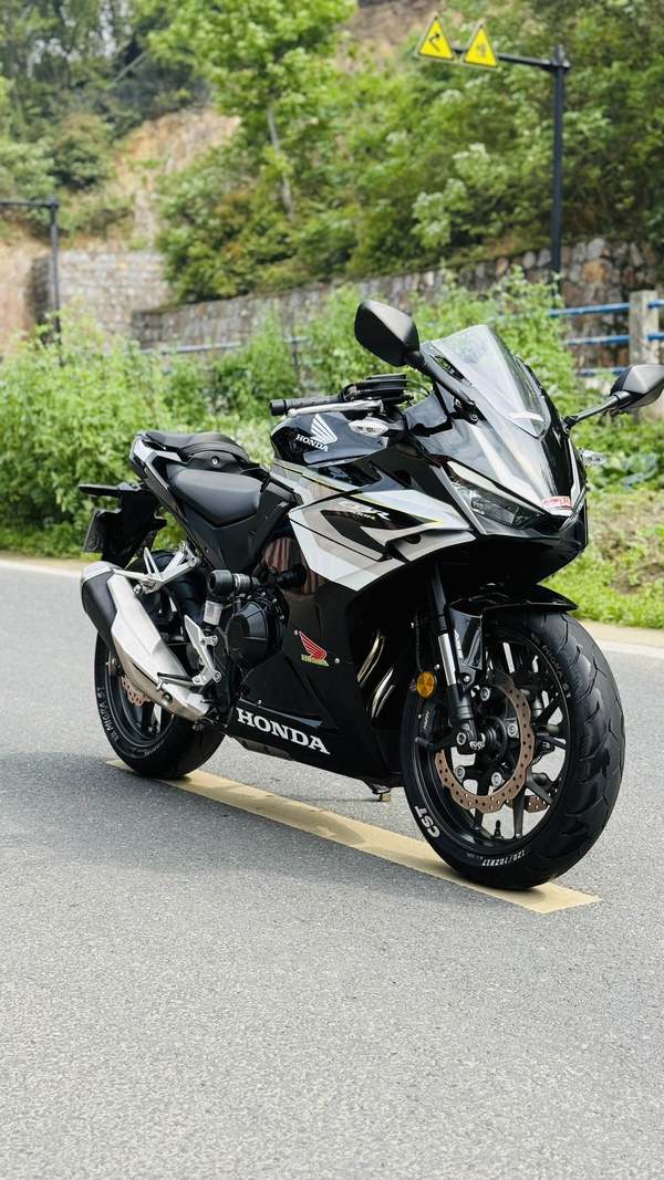 本田WING CBR400R