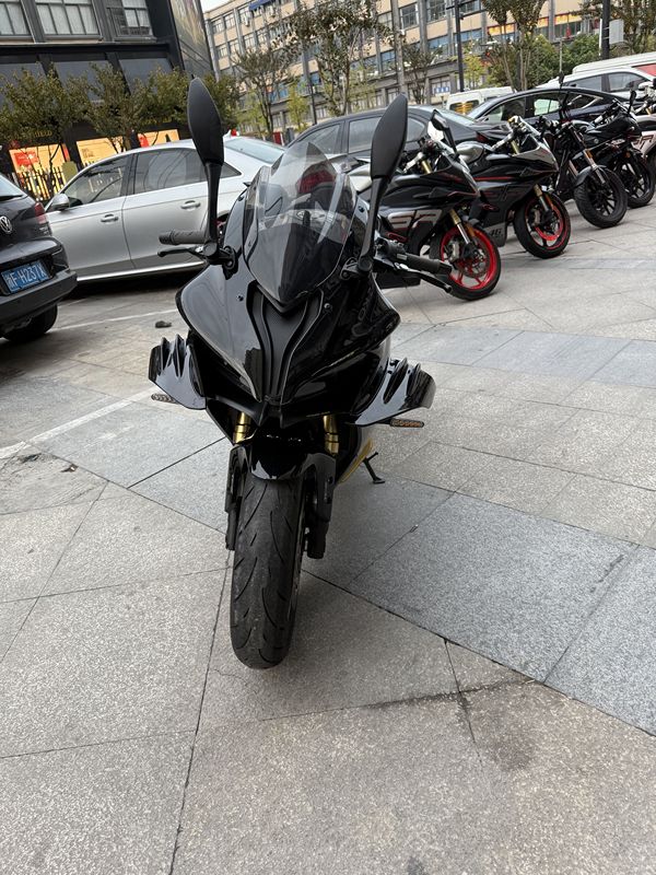 QJMOTOR 赛800
