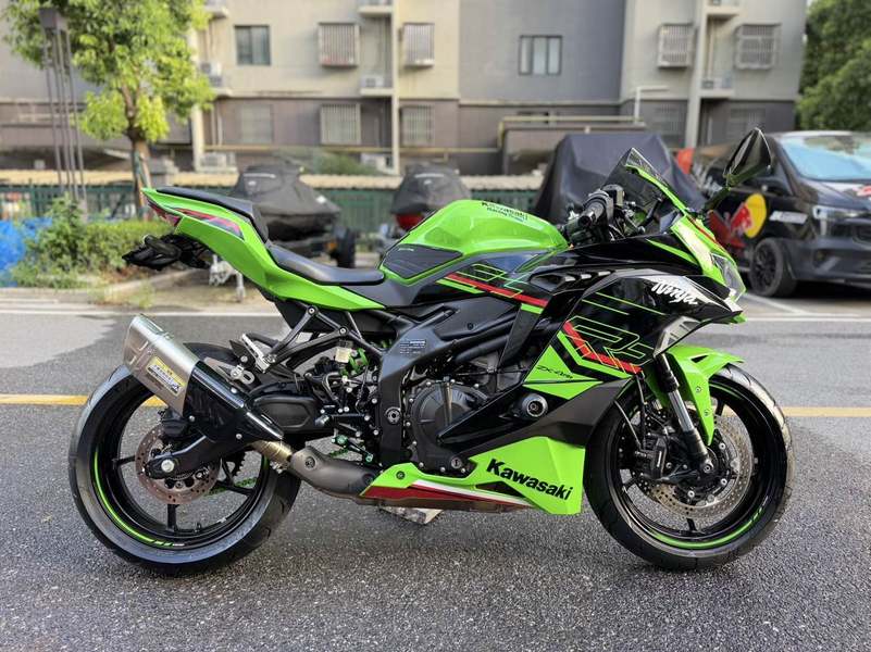 川崎 ZX-4R