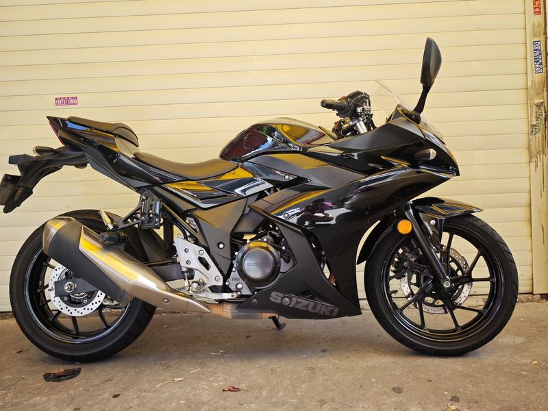 豪爵铃木 GSX250R