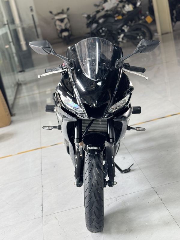 雅马哈 YZF-R3