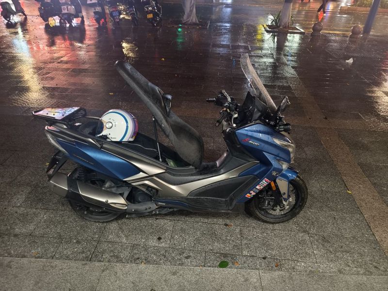 光阳 赛艇 S400