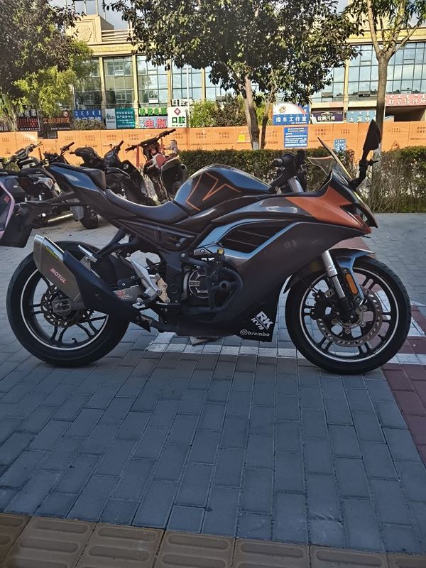 无极 250RR