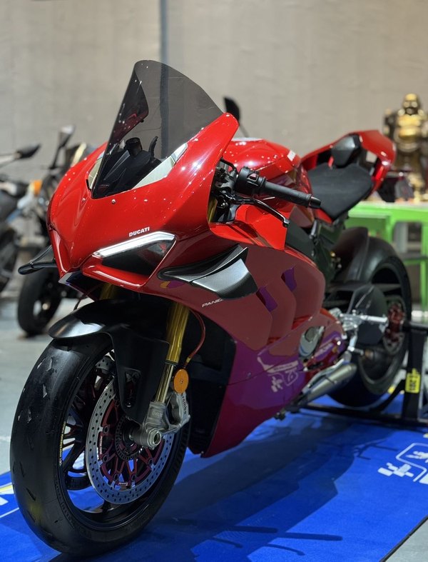 杜卡迪 Panigale V4
