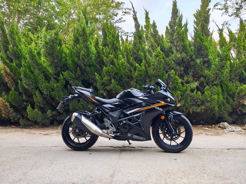 豪爵铃木 GSX250R