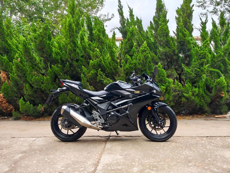 豪爵铃木 GSX250R