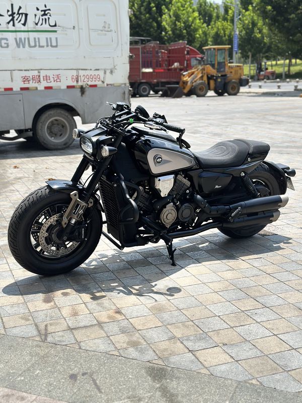 QJMOTOR 闪600