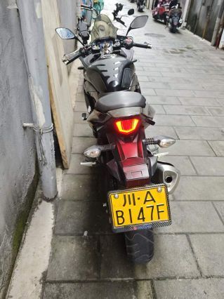豪爵铃木 GSX250R