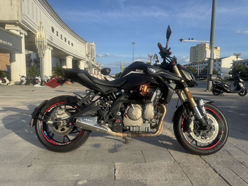 QJMOTOR 追600
