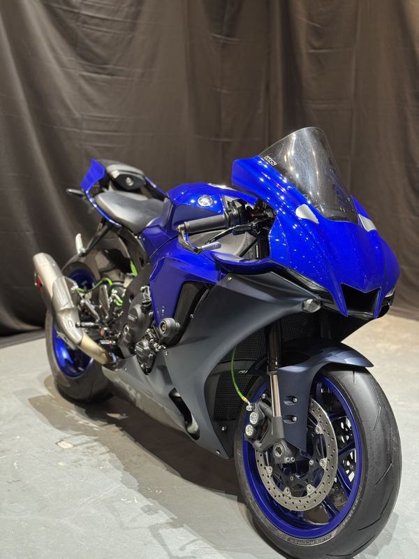 雅马哈 YZF-R1