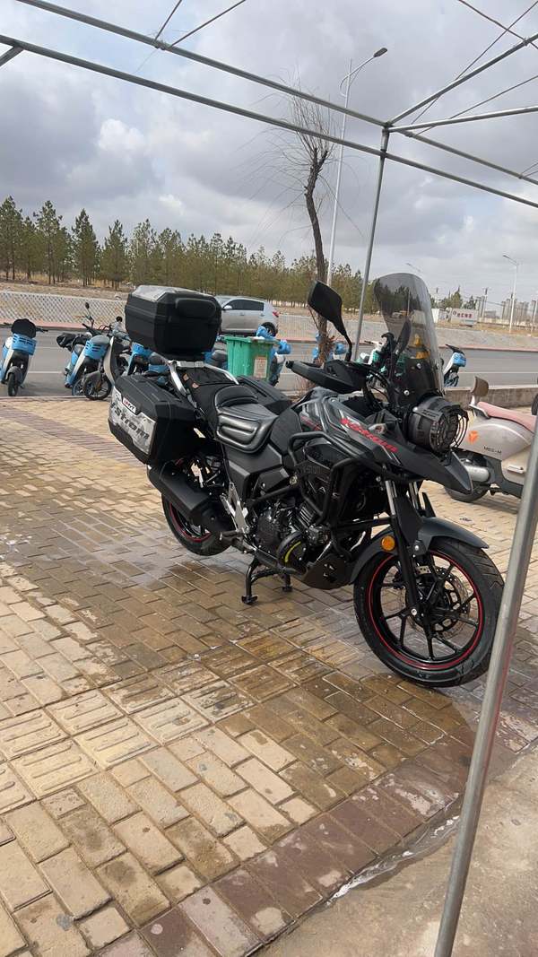 豪爵铃木 DL250