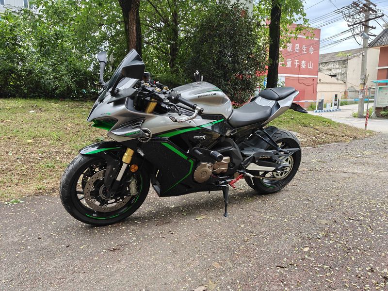 QJMOTOR 赛600
