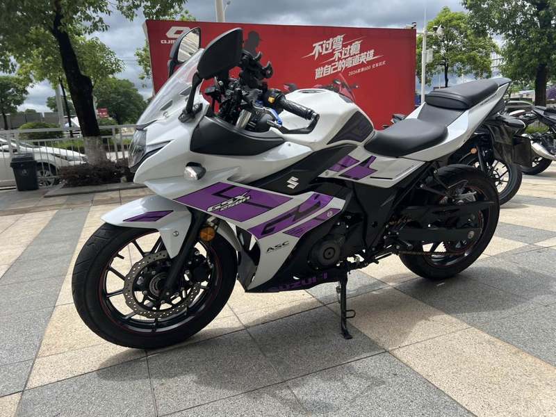 豪爵铃木 GSX250R