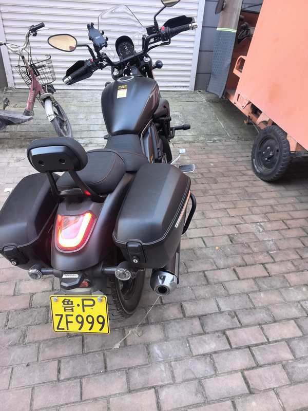 豪爵 TR300