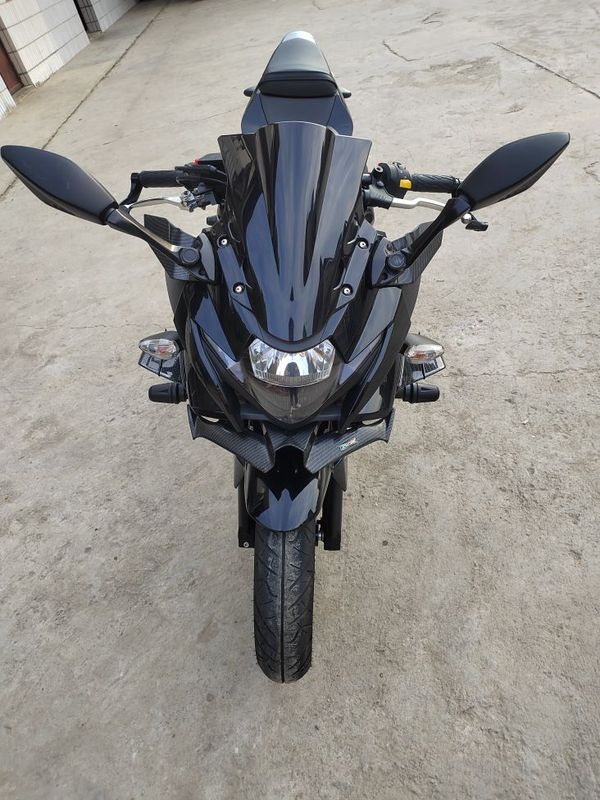 豪爵铃木 GSX250R
