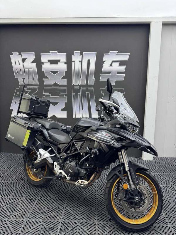 贝纳利 TRK552