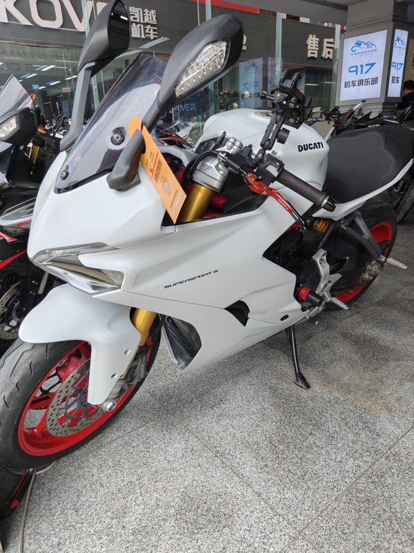 杜卡迪 SuperSport