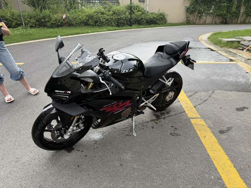 张雪机车 500RR