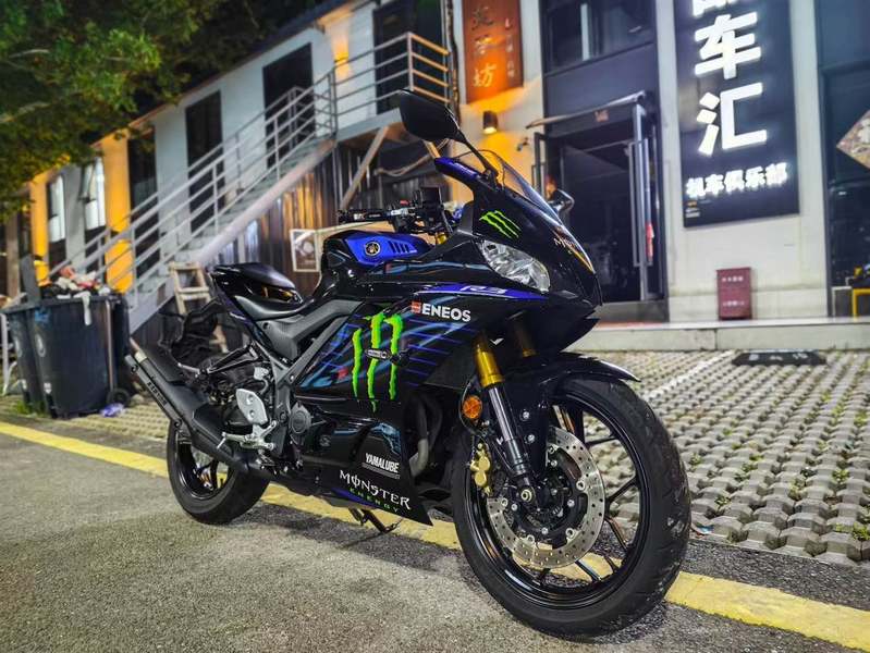 雅马哈 YZF-R3