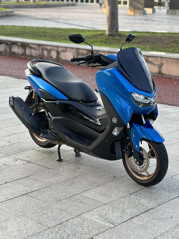 雅马哈 NMAX