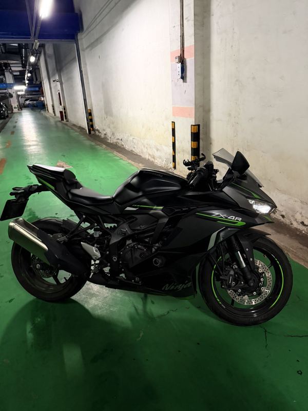 川崎 ZX-4R