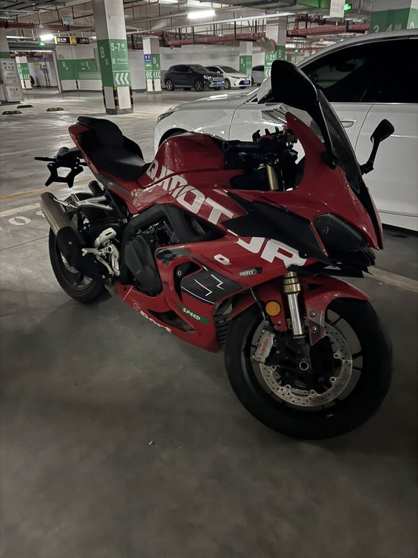 QJMOTOR 赛800