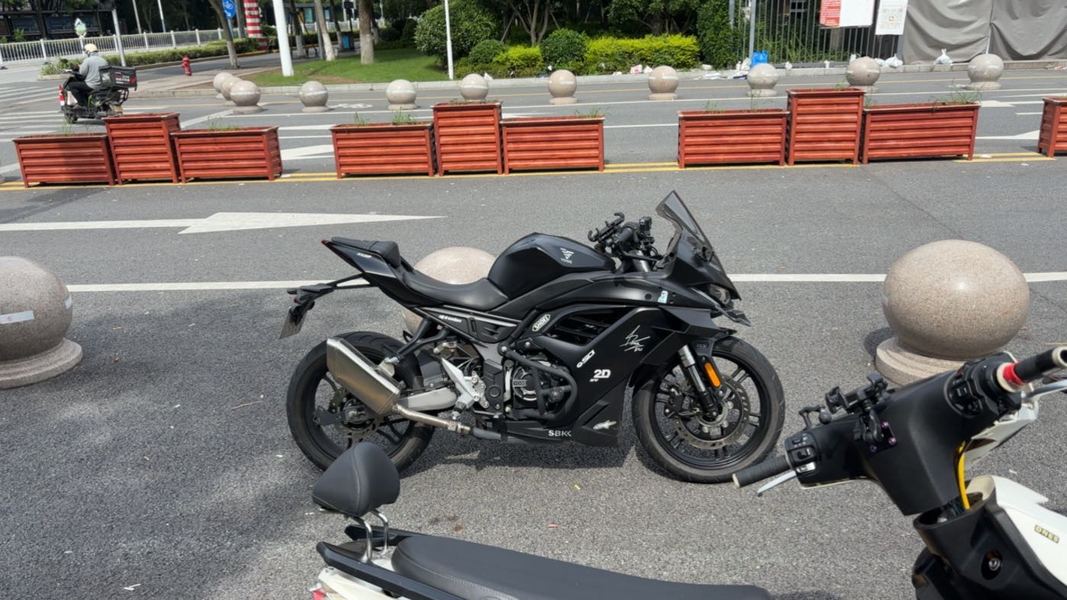 无极 250RR