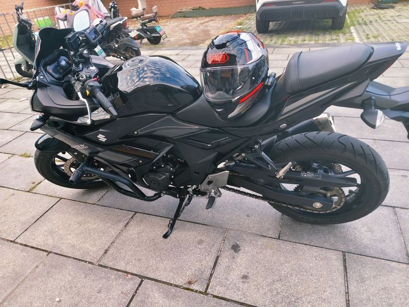 豪爵铃木 GSX250R