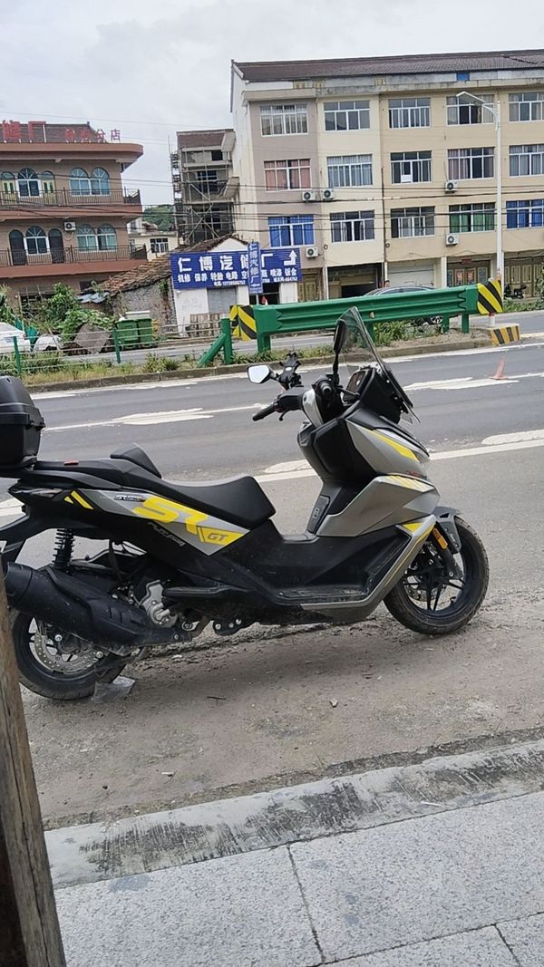 无极 SR250GT