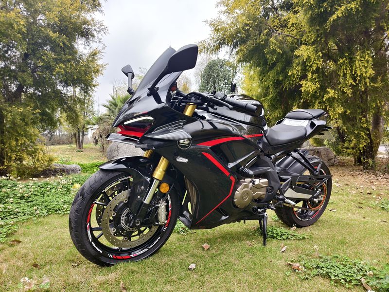 QJMOTOR 赛600