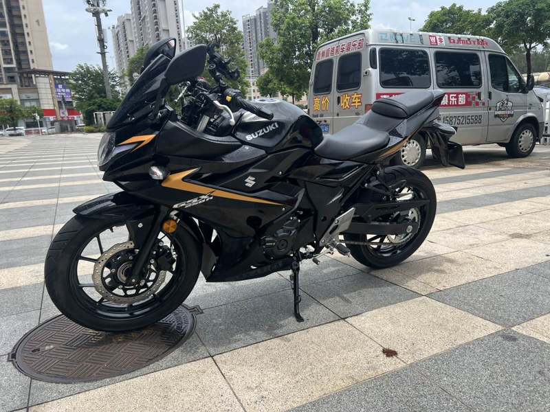 豪爵铃木 GSX250R