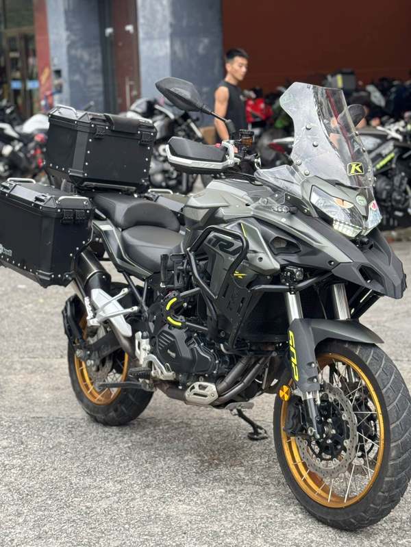 贝纳利 金鹏 TRK502
