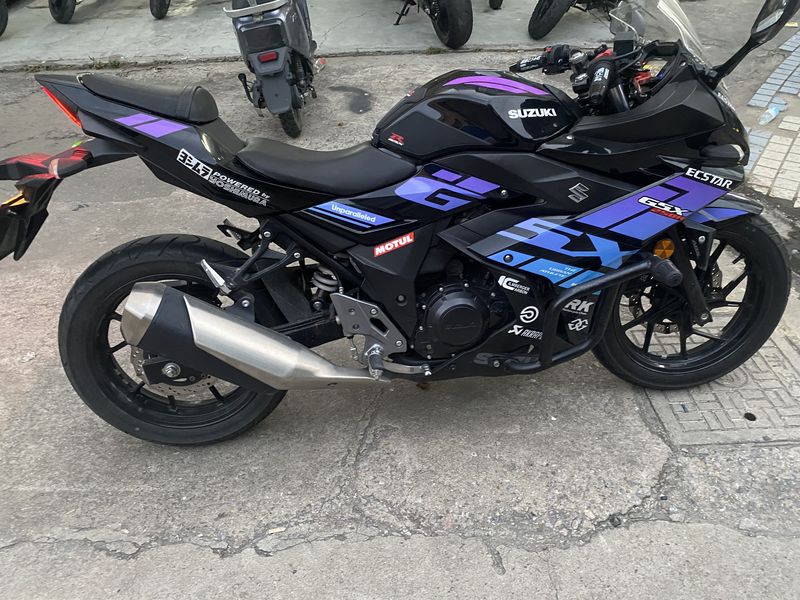 豪爵铃木 GSX250R