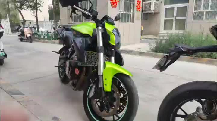贝纳利 TNT600i