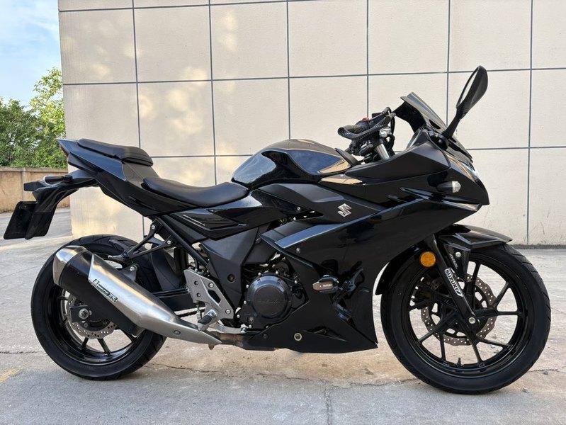 豪爵铃木 GSX250R