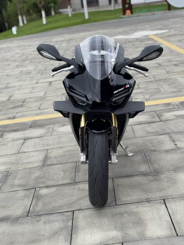 张雪机车 500RR