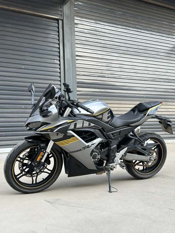 无极 250RR