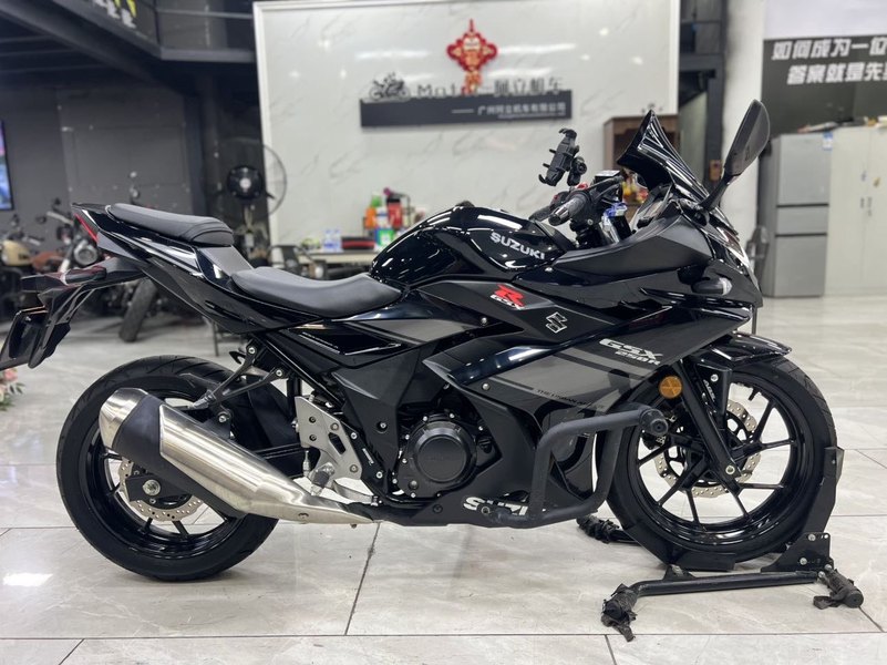 豪爵铃木 GSX250R