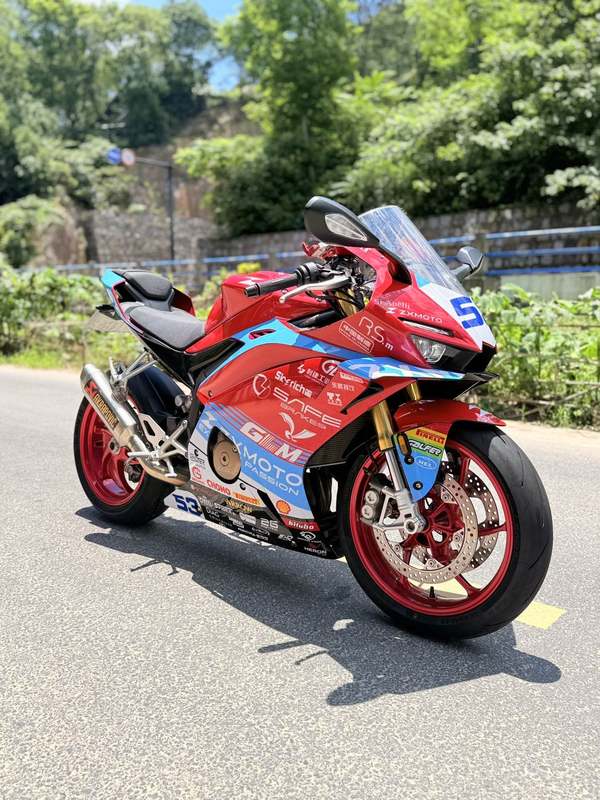 张雪机车 500RR