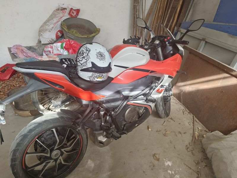 QJMOTOR 赛250