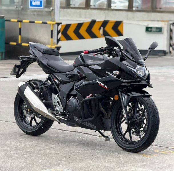 豪爵铃木 GSX250R