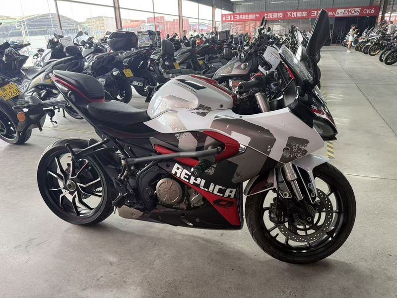 QJMOTOR 赛250