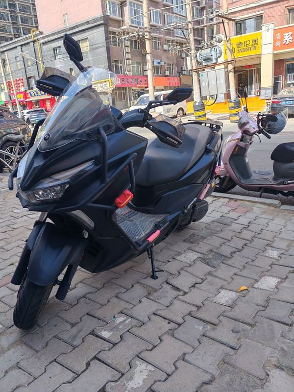 QJMOTOR 鸿250