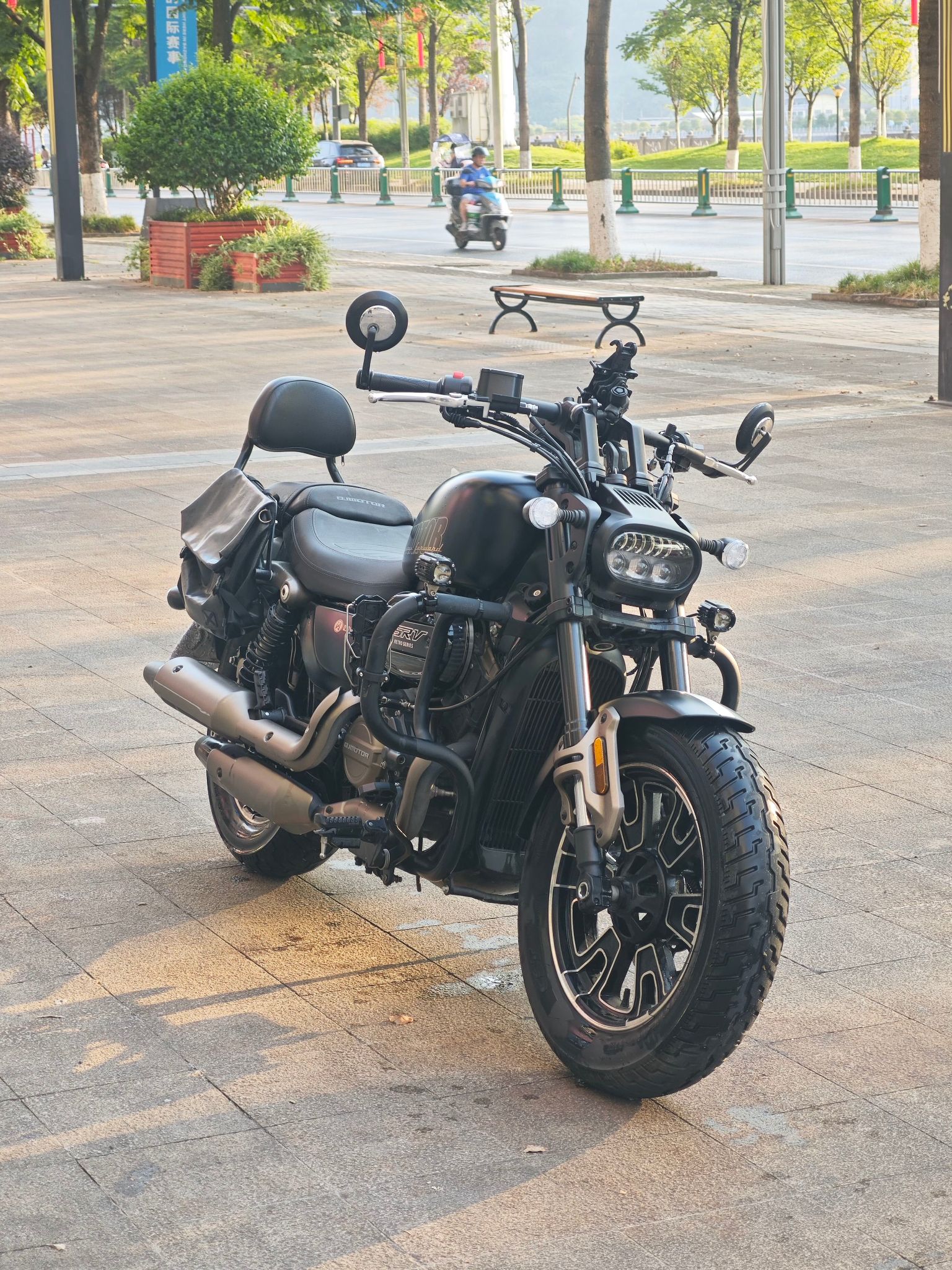 QJMOTOR 闪350