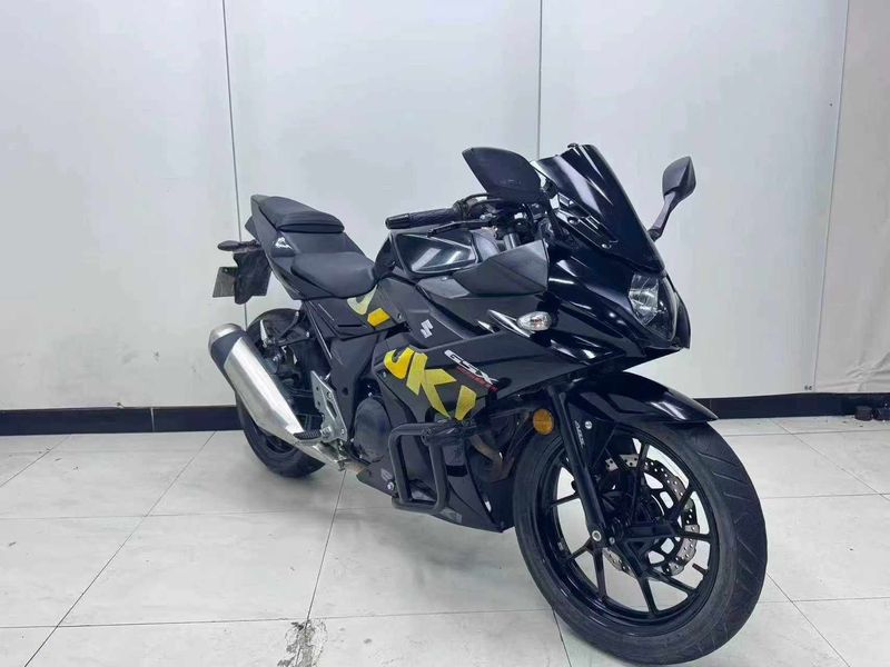 豪爵铃木 GSX250R