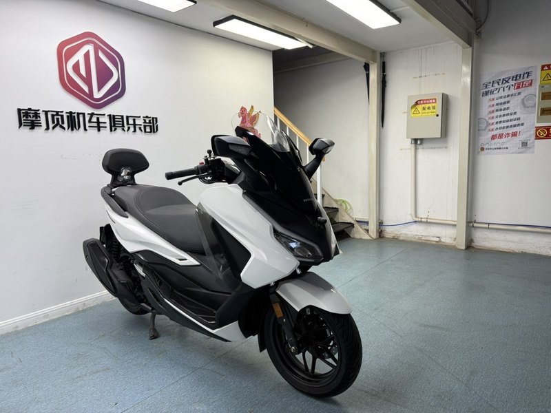 本田WING NSS350
