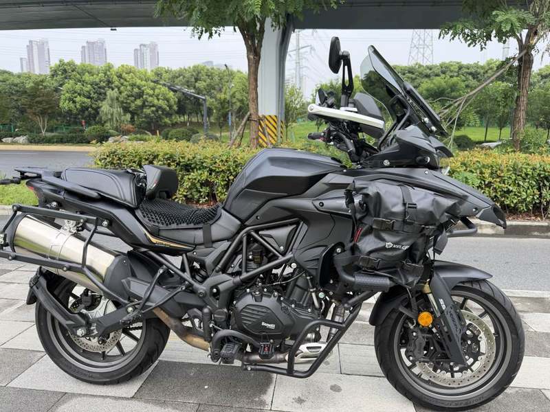 贝纳利 TRK552
